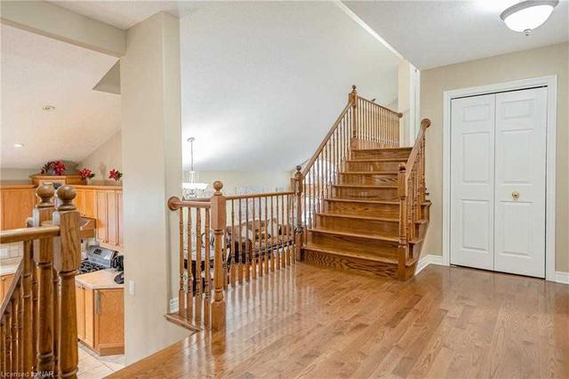 6883 Shannon Dr, House detached with 3 bedrooms, 4 bathrooms and 4 parking in Niagara Falls ON | Image 11
