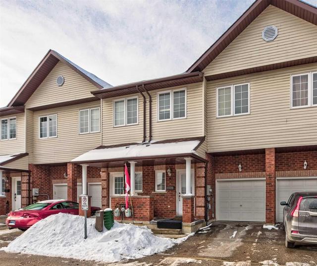 8 - 488 Yonge St, House attached with 3 bedrooms, 2 bathrooms and 1 parking in Barrie ON | Image 1