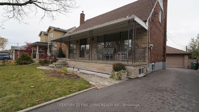 80 Amesbury Dr, House detached with 3 bedrooms, 3 bathrooms and 7 parking in Toronto ON | Image 1