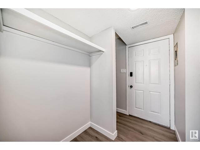 8421 29 Av Nw, House attached with 3 bedrooms, 1 bathrooms and 1 parking in Edmonton AB | Image 8