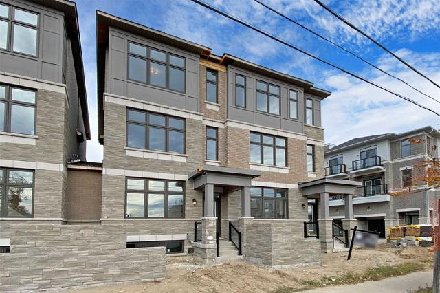 4 - 2a Muir Ave, House attached with 3 bedrooms, 3 bathrooms and 2 parking in Toronto ON | Image 16