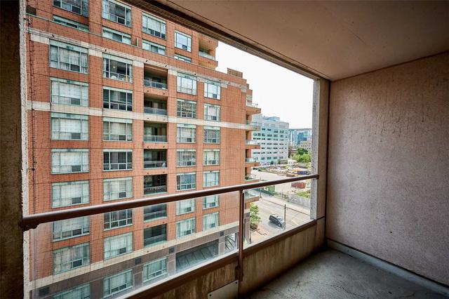 606 - 909 Bay St, Condo with 1 bedrooms, 1 bathrooms and 1 parking in Toronto ON | Image 26