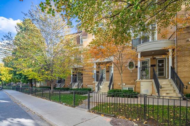 75 Pleasant Blvd, Townhouse with 2 bedrooms, 3 bathrooms and 2 parking in Toronto ON | Image 1