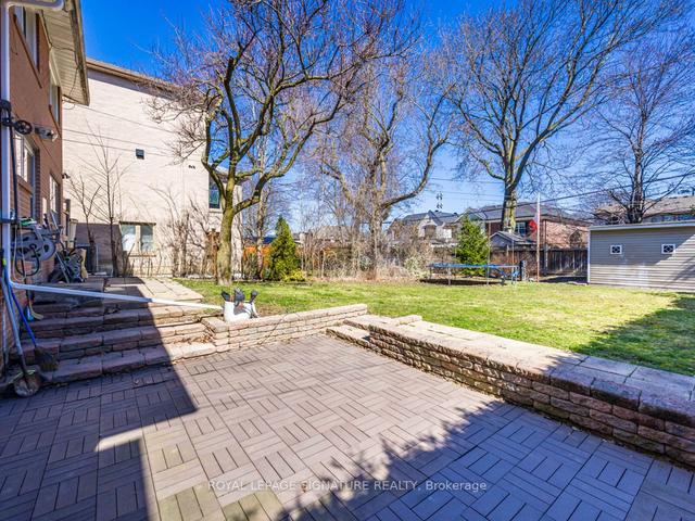 127 Yonge Blvd, House detached with 6 bedrooms, 3 bathrooms and 6 parking in Toronto ON | Image 16