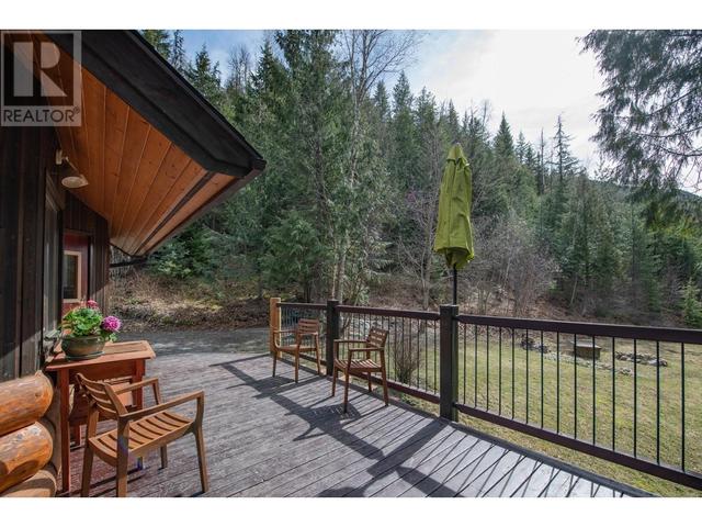 1195 Sugar Lake Road, House detached with 2 bedrooms, 2 bathrooms and 15 parking in North Okanagan E BC | Image 6