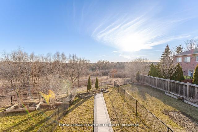 9748 Mclaughlin Rd, House attached with 3 bedrooms, 4 bathrooms and 2 parking in Brampton ON | Image 5