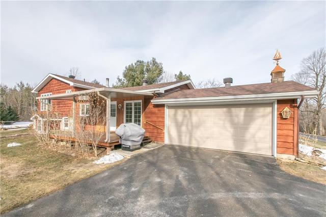 35 Old Kingston Road, House detached with 3 bedrooms, 2 bathrooms and 10 parking in Rideau Lakes ON | Image 3