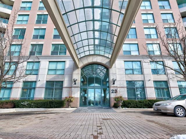 703 - 23 Lorraine Dr, Condo with 3 bedrooms, 2 bathrooms and 1 parking in Toronto ON | Image 1