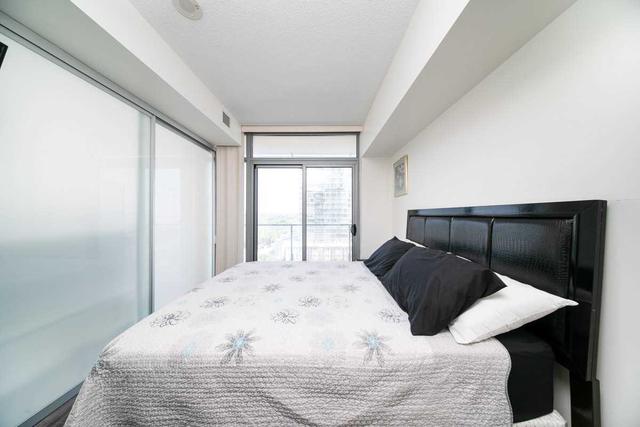 916 - 103 The Queensway Ave, Condo with 1 bedrooms, 1 bathrooms and 1 parking in Toronto ON | Image 4