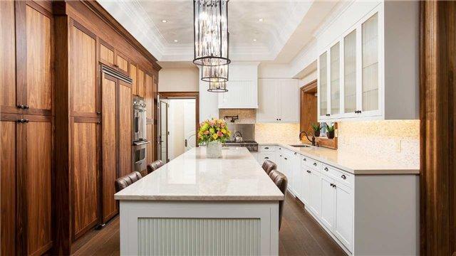 1 Westmount Park Rd, House detached with 4 bedrooms, 6 bathrooms and 6 parking in Toronto ON | Image 3