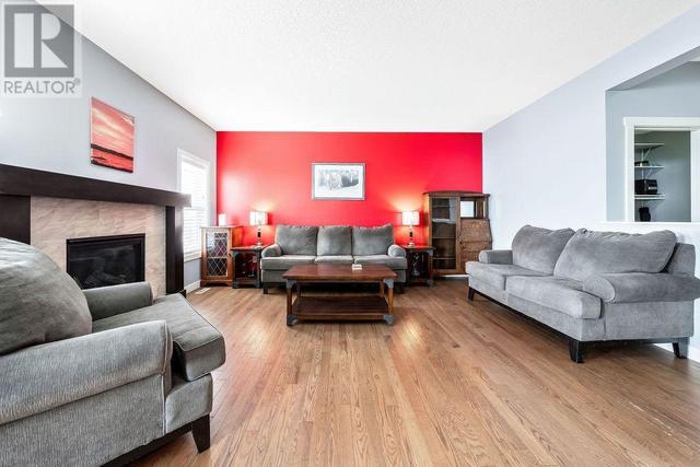 612 Edgefield Street, House semidetached with 3 bedrooms, 2 bathrooms and 4 parking in Strathmore AB | Image 7