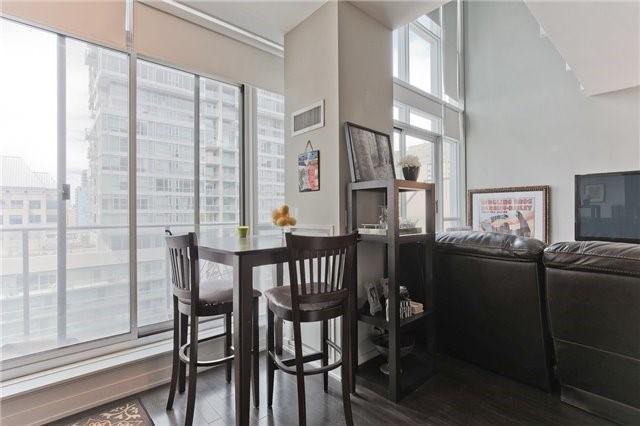 lph 12 - 21 Nelson St, Condo with 1 bedrooms, 2 bathrooms and 1 parking in Toronto ON | Image 8