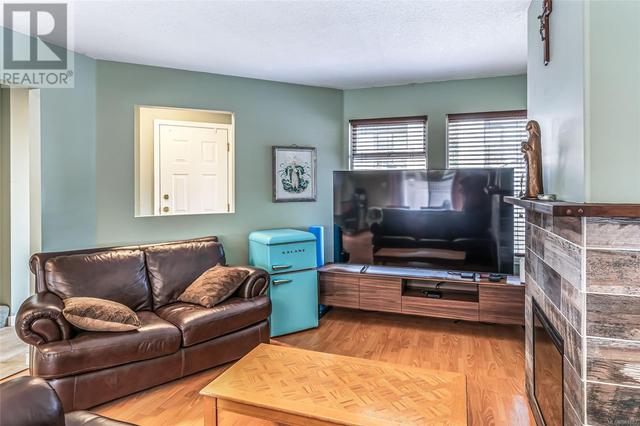 6 - 3570 Norwell Dr, House attached with 2 bedrooms, 3 bathrooms and 2 parking in Nanaimo BC | Image 6