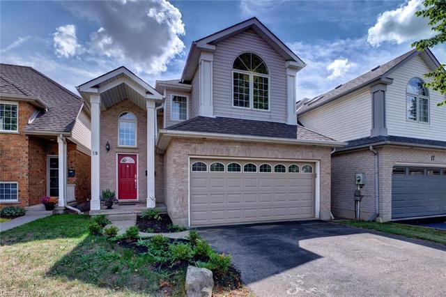19 Periwinkle Way, House detached with 4 bedrooms, 3 bathrooms and 6 parking in Guelph ON | Image 12