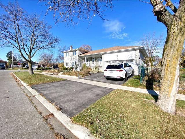 (upper) - 2 Corton Gate, House detached with 3 bedrooms, 2 bathrooms and 1 parking in Toronto ON | Image 23