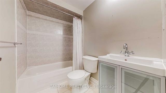31 Stubbswood Sq, House detached with 3 bedrooms, 4 bathrooms and 6 parking in Toronto ON | Image 11