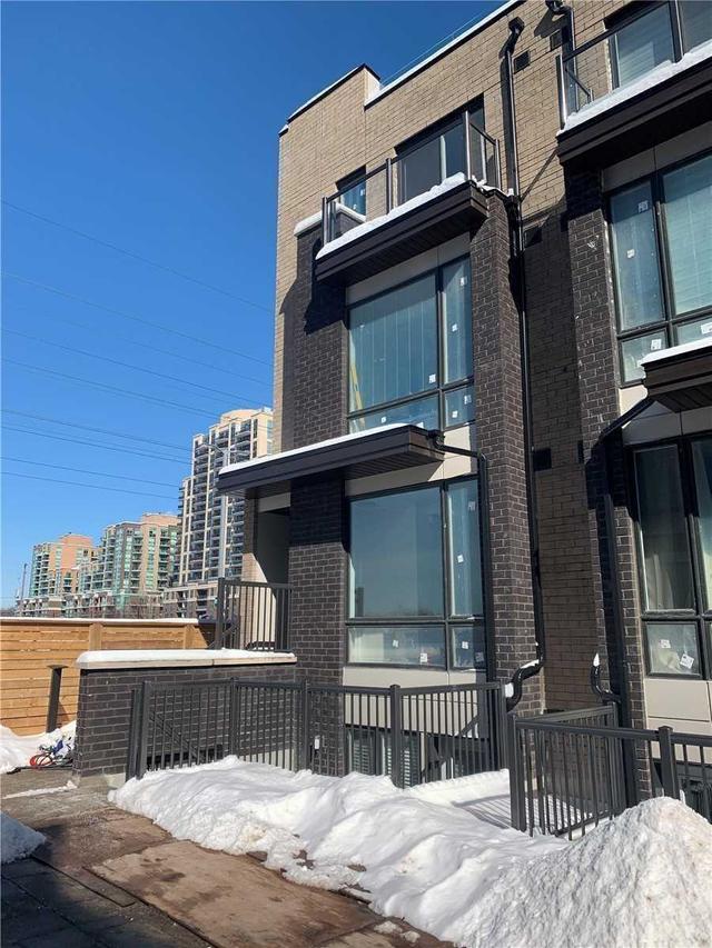 101 - 32 Fieldway Rd, Townhouse with 1 bedrooms, 1 bathrooms and 1 parking in Toronto ON | Image 5