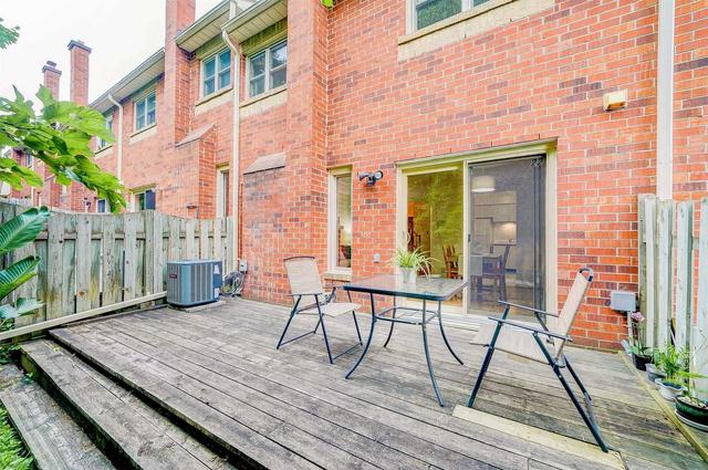 22 - 10 Cardwell Ave, Townhouse with 3 bedrooms, 4 bathrooms and 2 parking in Toronto ON | Image 27