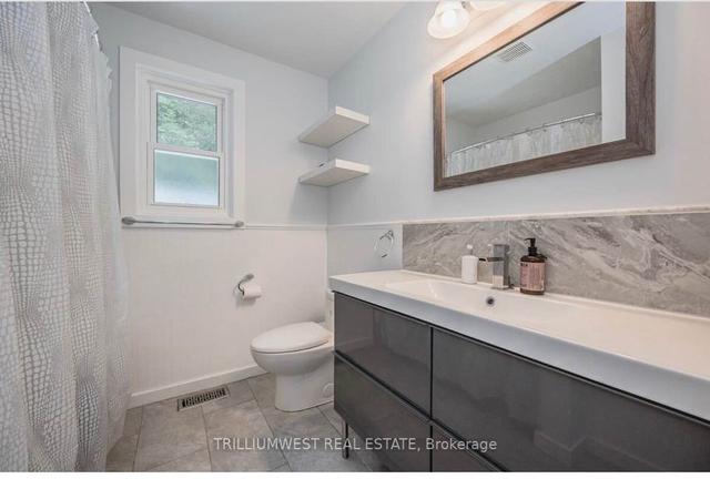 11 14th Ave, House detached with 4 bedrooms, 2 bathrooms and 8 parking in South Bruce Peninsula ON | Image 11