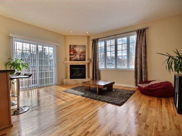 859 Ivanhoe Ave, House semidetached with 3 bedrooms, 3 bathrooms and 3 parking in Ottawa ON | Image 5