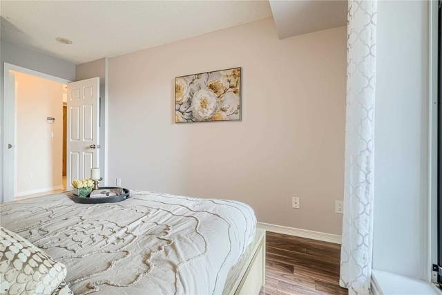 212 - 11 Oneida Cres, Condo with 2 bedrooms, 1 bathrooms and 1 parking in Richmond Hill ON | Image 5