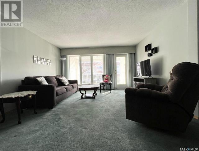 106 - 331 Macoun Drive, Condo with 2 bedrooms, 2 bathrooms and null parking in Swift Current SK | Image 5