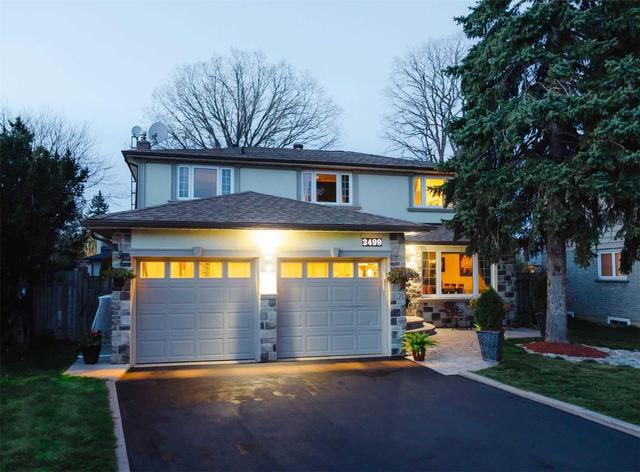 2499 Waterford St, House detached with 4 bedrooms, 4 bathrooms and 5 parking in Oakville ON | Image 2