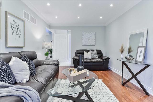 7 Coulton Crt, House detached with 4 bedrooms, 4 bathrooms and 4 parking in Whitby ON | Image 31