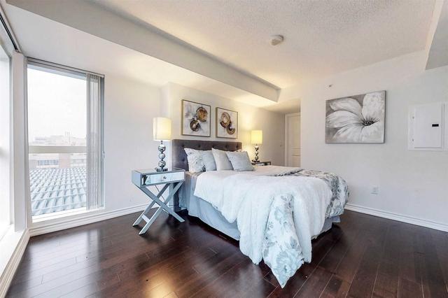 1509 - 386 Yonge St, Condo with 2 bedrooms, 2 bathrooms and 1 parking in Toronto ON | Image 6