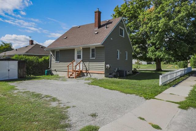 70 Whyte Ave N, House detached with 2 bedrooms, 1 bathrooms and 2 parking in Thorold ON | Image 19