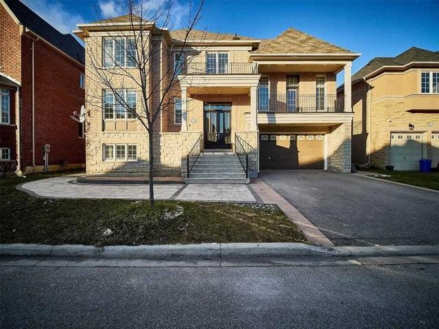 8 Tarmack Dr N, House detached with 2 bedrooms, 2 bathrooms and 1 parking in Richmond Hill ON | Image 2