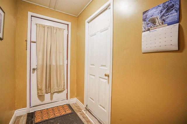 29 Gainsborough Rd E, House semidetached with 3 bedrooms, 2 bathrooms and 6 parking in Brampton ON | Image 34