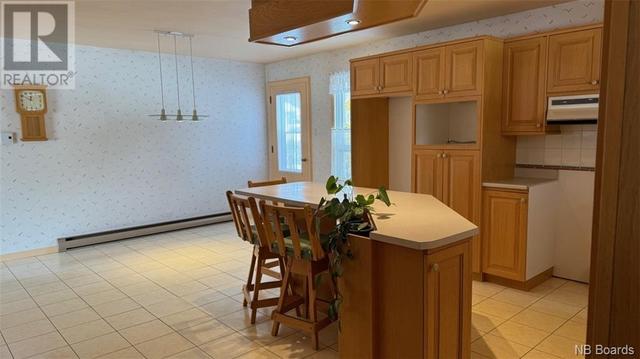 2247 Rue Centrale, House detached with 4 bedrooms, 2 bathrooms and null parking in Haut Madawaska NB | Image 3