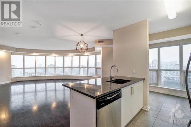 2501 - 195 Besserer Street, Condo with 2 bedrooms, 2 bathrooms and 1 parking in Ottawa ON | Image 13