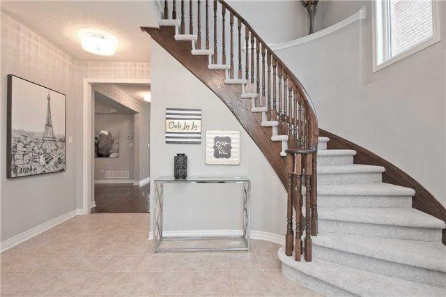 62 Cachet Blvd, House detached with 4 bedrooms, 5 bathrooms and 4 parking in Whitby ON | Image 2