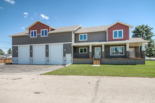 203 1 Street Ne, House detached with 9 bedrooms, 5 bathrooms and 7 parking in Lethbridge County AB | Image 9