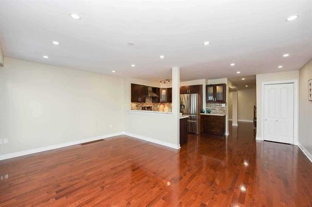 upper - 3023 Mission Hill Dr, House semidetached with 4 bedrooms, 3 bathrooms and 2 parking in Mississauga ON | Image 23