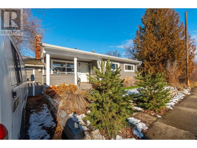 4003 27 Avenue, House detached with 3 bedrooms, 2 bathrooms and 1 parking in Vernon BC | Image 44