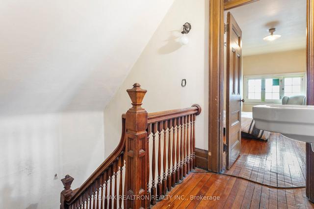 177 Dowling Ave, House detached with 7 bedrooms, 3 bathrooms and 4 parking in Toronto ON | Image 17