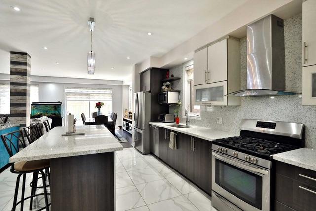 16 West Glen Ave, House detached with 4 bedrooms, 5 bathrooms and 6 parking in Hamilton ON | Image 4