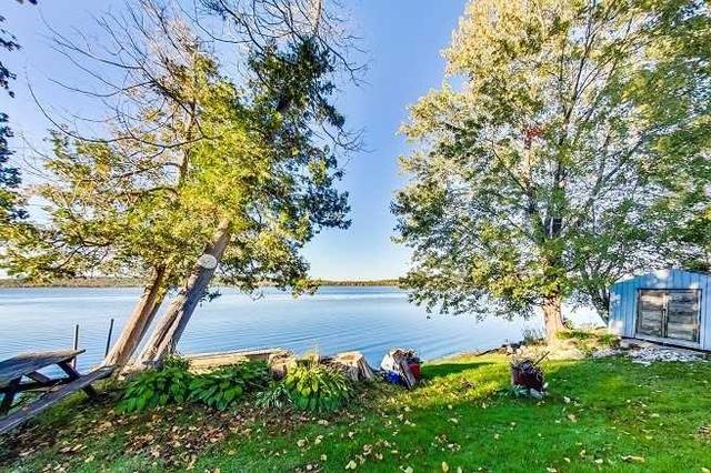 44 Little Lake Dr, House detached with 2 bedrooms, 1 bathrooms and 6 parking in Barrie ON | Image 3