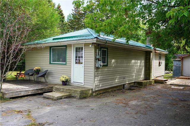 2764 County Road 14, House detached with 2 bedrooms, 1 bathrooms and 6 parking in Stone Mills ON | Image 2