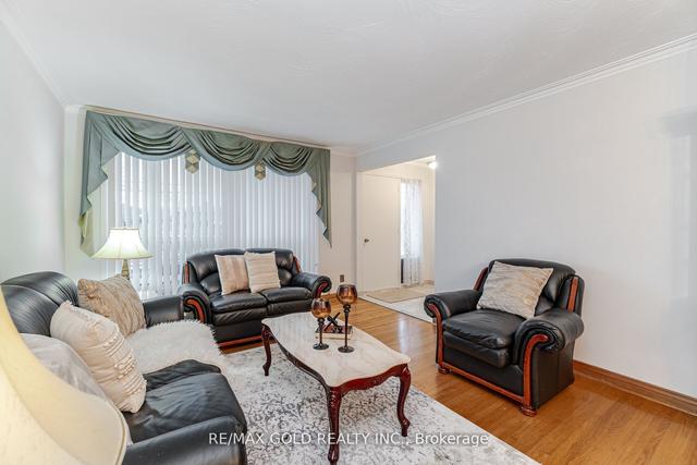 131 Duncanwoods Dr, House semidetached with 3 bedrooms, 2 bathrooms and 3 parking in Toronto ON | Image 38