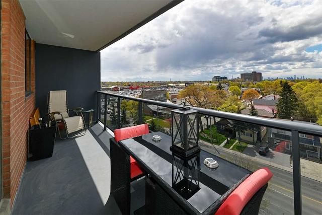 812 - 757 Victoria Park Ave W, Condo with 1 bedrooms, 1 bathrooms and 1 parking in Toronto ON | Image 2