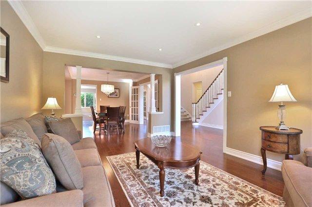 1324 Saddler Circ, House detached with 4 bedrooms, 3 bathrooms and 2 parking in Oakville ON | Image 6