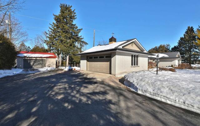 1246 Fletcher Rd, House detached with 4 bedrooms, 3 bathrooms and 16 parking in Hamilton ON | Image 22
