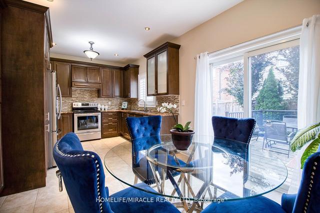 147 Rossi Dr, House detached with 4 bedrooms, 5 bathrooms and 7 parking in Vaughan ON | Image 2