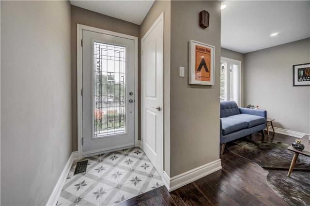 45 Skylark Rd N, House semidetached with 3 bedrooms, 2 bathrooms and 3 parking in Toronto ON | Image 2