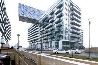 th113 - 39 Queens Quay E, Townhouse with 2 bedrooms, 3 bathrooms and 2 parking in Toronto ON | Image 1
