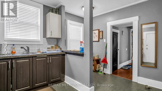 957-959 Victoria Ave, House detached with 4 bedrooms, 2 bathrooms and 4 parking in Windsor ON | Image 9